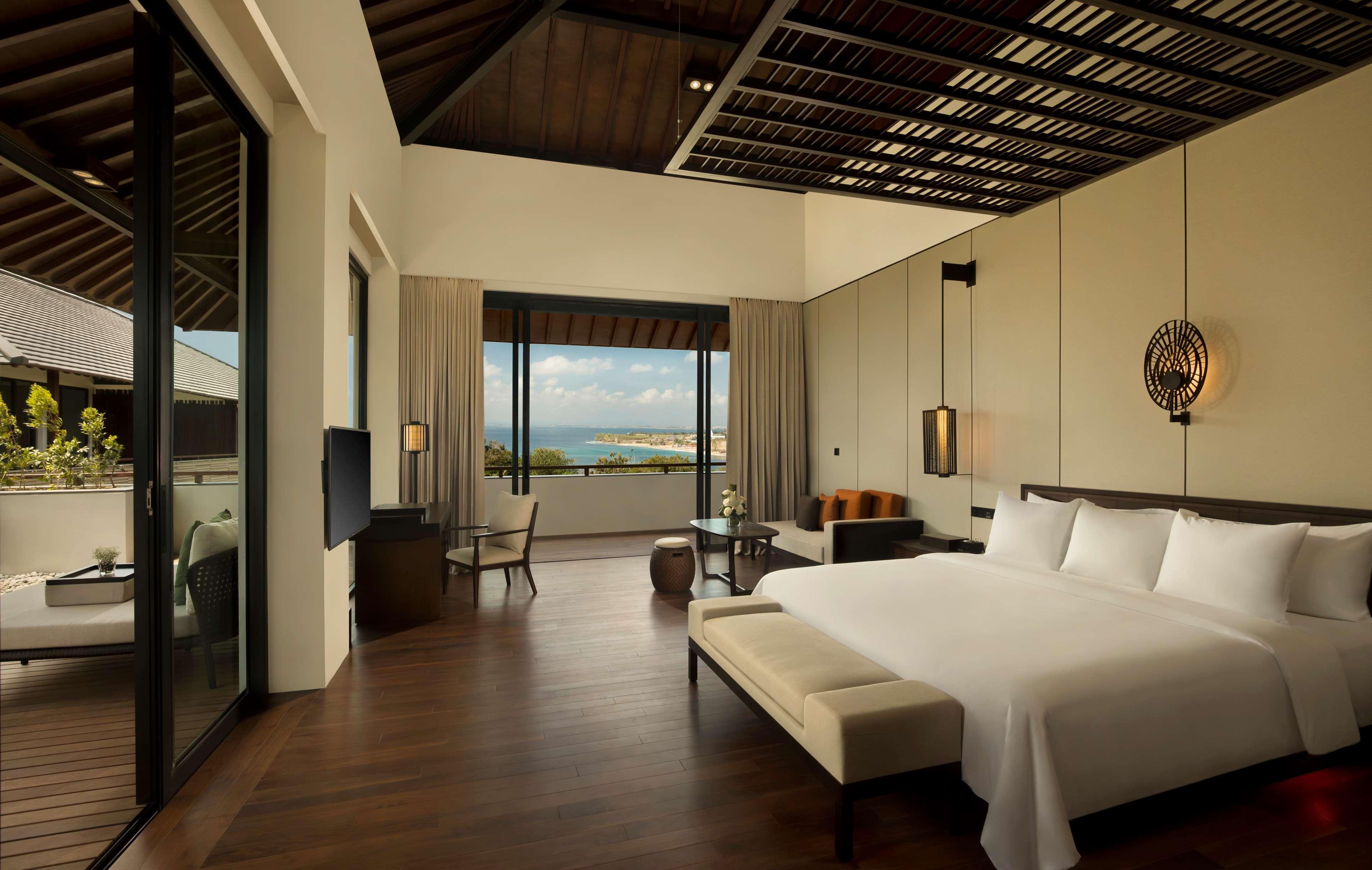 Hotel Radisson Blu Bali Uluwatu Esterno foto A guest room at the hotel