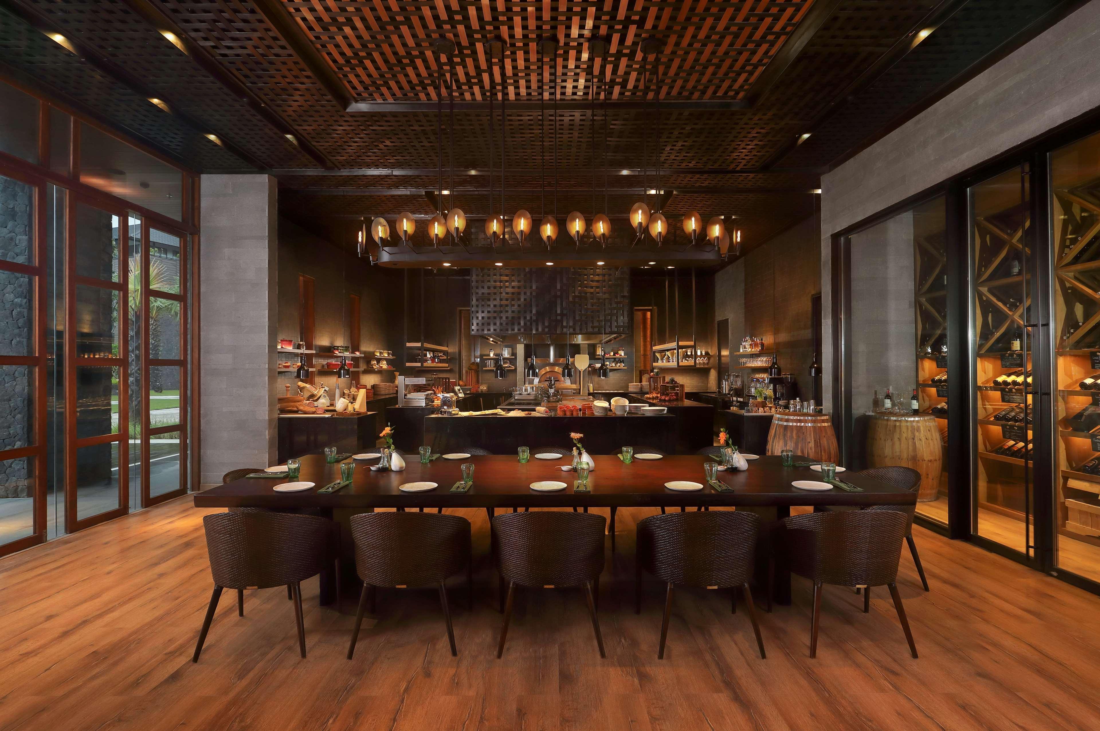Hotel Radisson Blu Bali Uluwatu Esterno foto The restaurant's interior