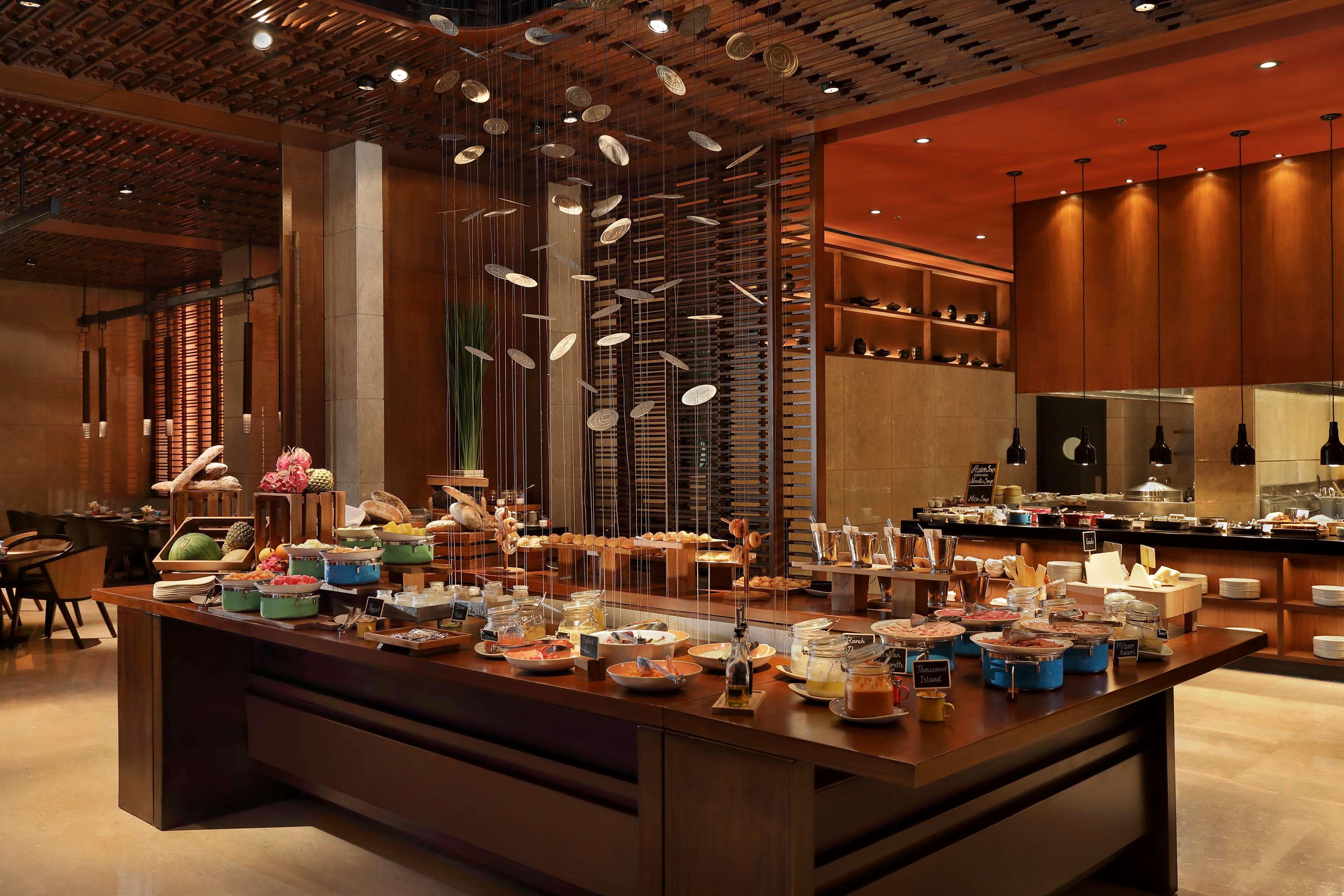 Hotel Radisson Blu Bali Uluwatu Esterno foto The buffet at the hotel