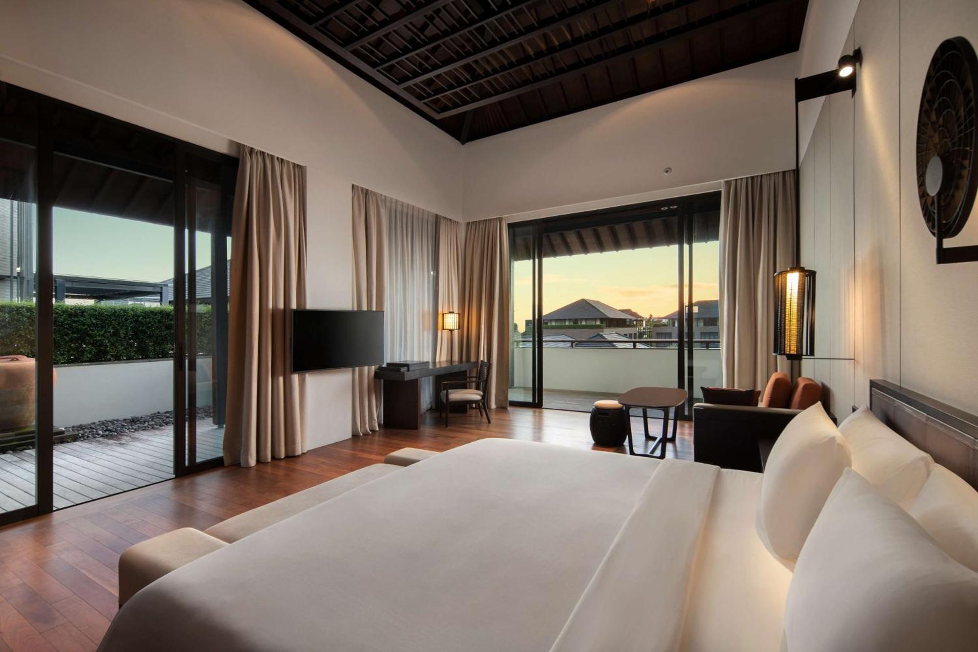 Hotel Radisson Blu Bali Uluwatu Esterno foto A guest room at the hotel
