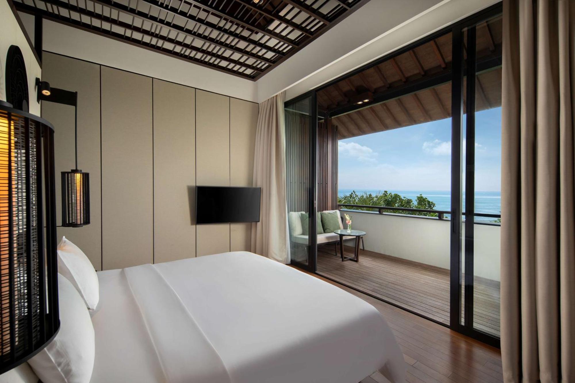 Hotel Radisson Blu Bali Uluwatu Esterno foto A bedroom at the hotel