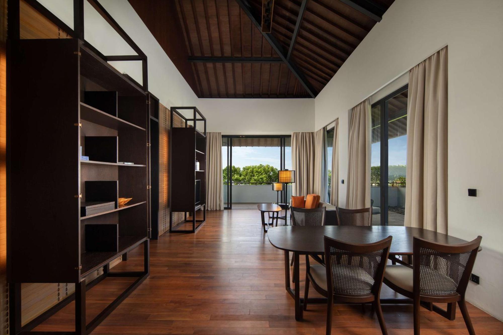 Hotel Radisson Blu Bali Uluwatu Esterno foto A suite at the hotel