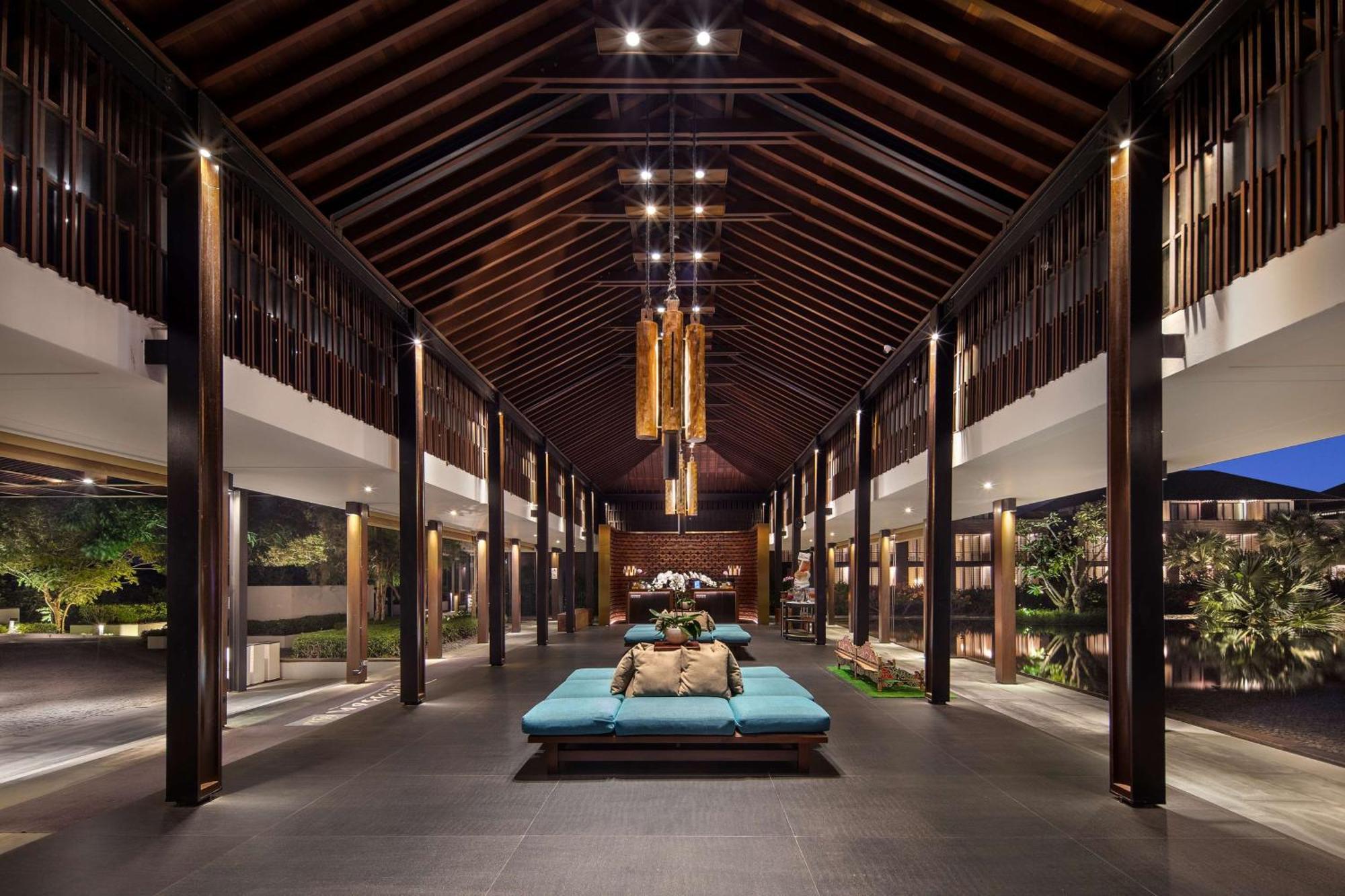 Hotel Radisson Blu Bali Uluwatu Esterno foto The lobby of the resort