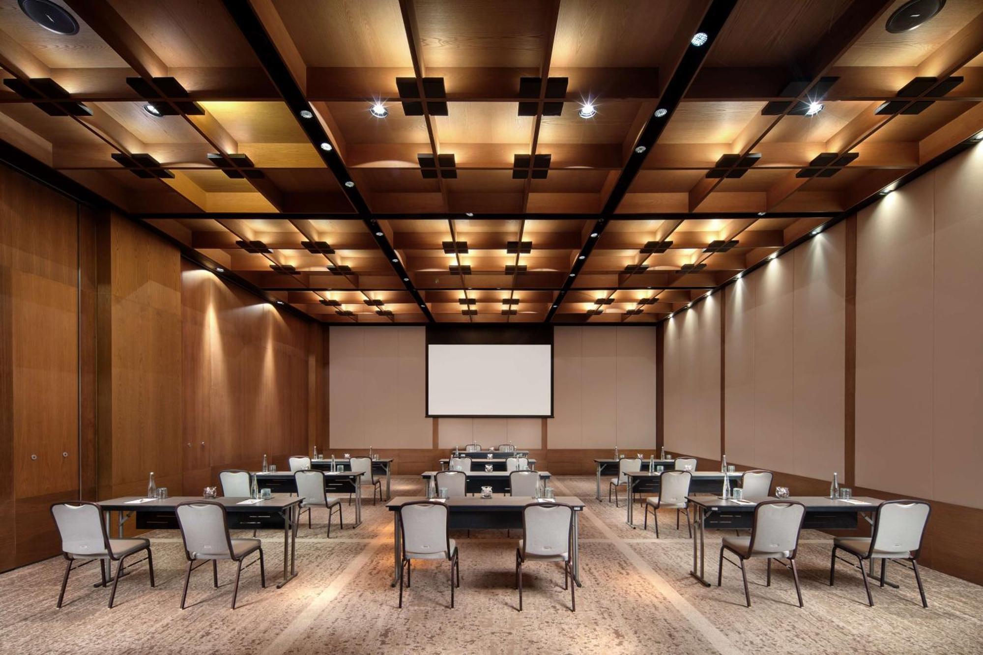 Hotel Radisson Blu Bali Uluwatu Esterno foto A meeting room